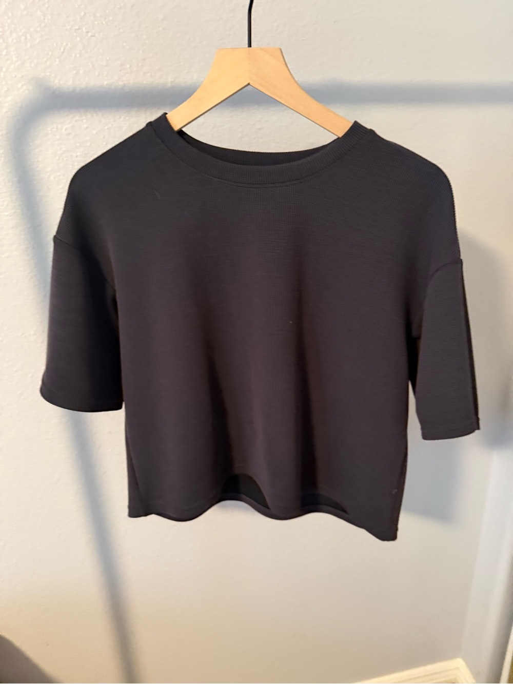 Medium Dark/Gray Black Cropped Crewneck Women’s Top